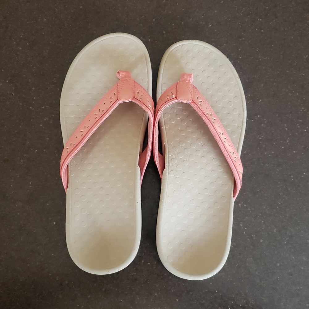 Vionic Casandra Womens Pink Flip-Flops. Size 9